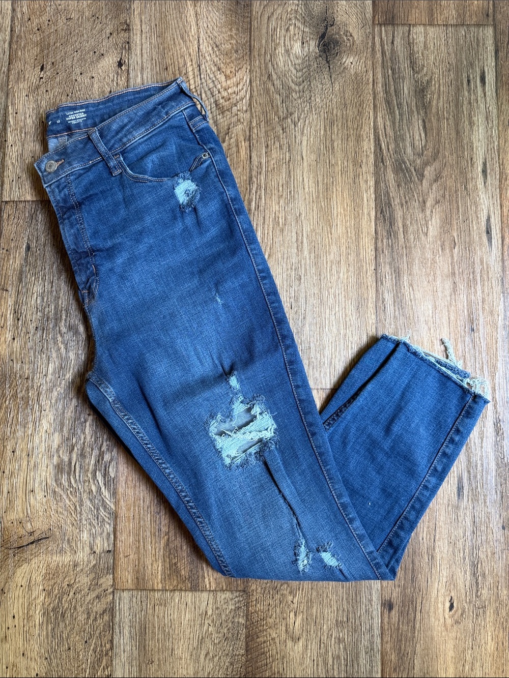 Old Navy Women's Blue Distressed Skinny Jeans